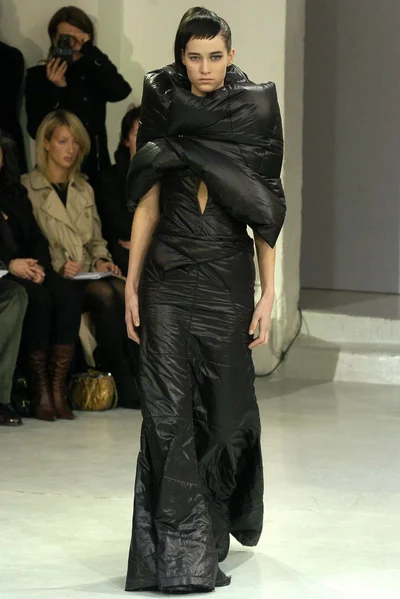 Look 3